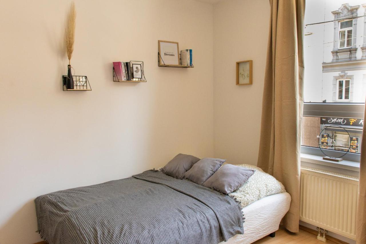 Ferienwohnung Modern - Neu - Gemutlich - Self Checkin - Zentral - Strassenbahn 38 Zum Ring Wien Exterior foto